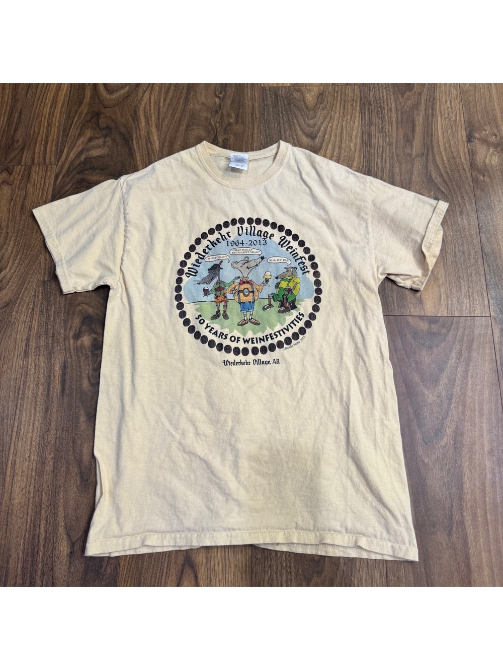 2013 Wiederkehr Village Weinfest T Shirt Medium 50 Years Arkansas Graphic Tee